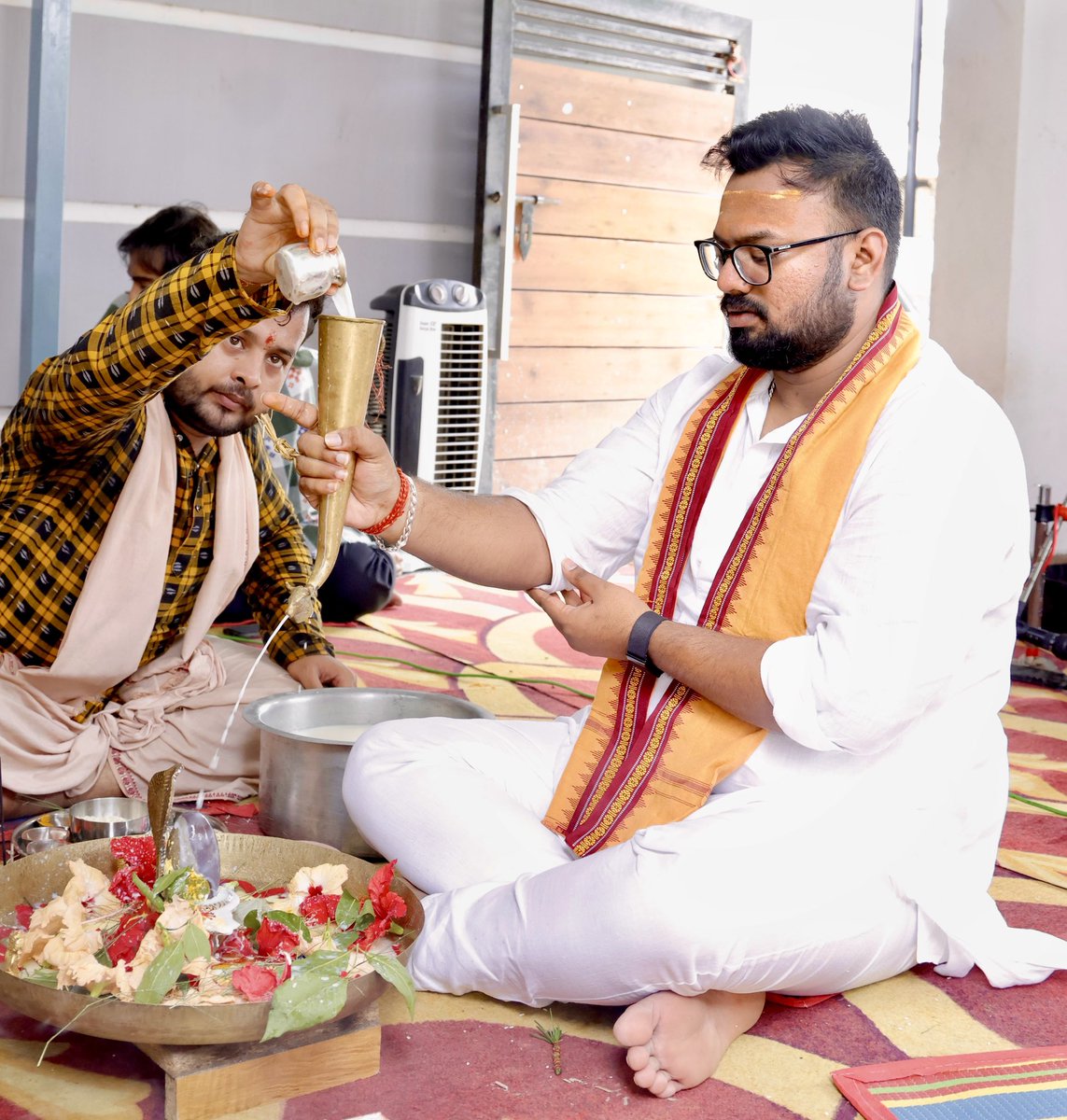 imchandanRay's tweet photo. Yesterday On the auspicious last Somwar of Sawan, performed Rudrabhishek and Hawan Pujan at home, seeking Lord Shiva’s blessings for strength, peace, and prosperity. 🙏🏻

#Sawan #LastSomwar #Rudrabhishek #HarHarMahadev #JaiMahakal https://t.co/lTfkPyfpWX