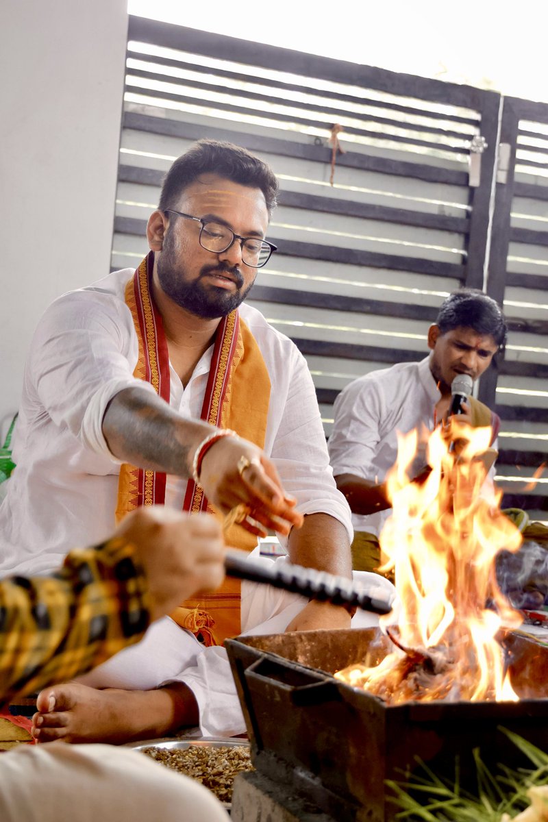 imchandanRay's tweet photo. Yesterday On the auspicious last Somwar of Sawan, performed Rudrabhishek and Hawan Pujan at home, seeking Lord Shiva’s blessings for strength, peace, and prosperity. 🙏🏻

#Sawan #LastSomwar #Rudrabhishek #HarHarMahadev #JaiMahakal https://t.co/lTfkPyfpWX