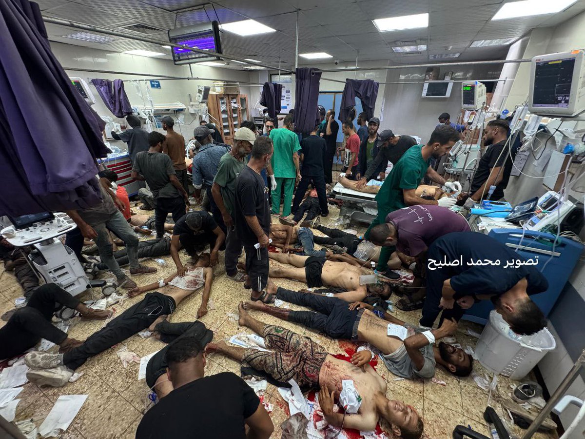 🚨BREAKING: Horrific Massacre
Over 30 Palestinians were killed by the Israeli army in a horrific massacre near the Morag corridor and aid distribution points in northern Rafah southern Gaza.

The victims were among those desperately seeking humanitarian aid, gunned down by direct