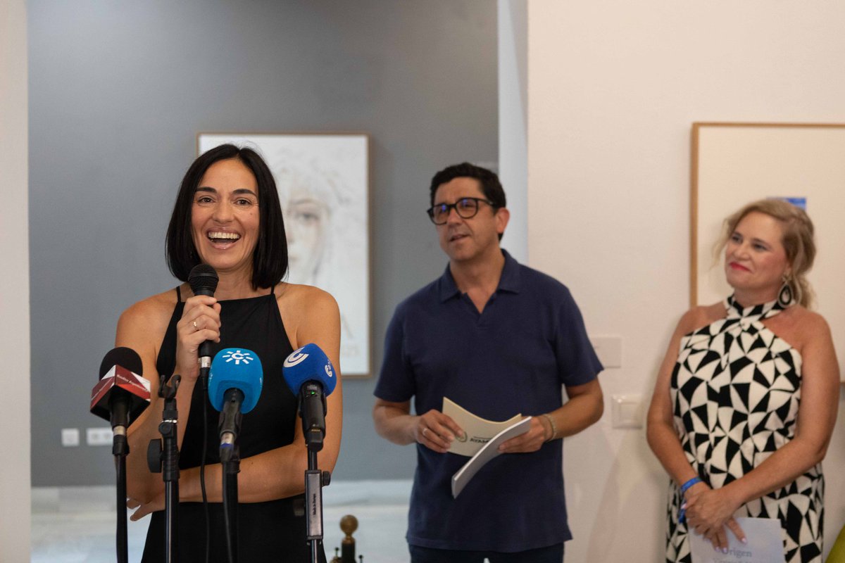 VirginiaPintora's tweet photo. Gracias de corazón a todos los que asististeis a la Inauguración de ORIGEN 1993-2025, que ha sido posible gracias a la iniciativa del @aytoayamonte y la colaboración de @dipuhu #RealMaestranzadeCaballeriadeSevilla y #elConsejodehermandadesycofradiasdelaciudaddeSevilla https://t.co/QNLJ9jiKgP