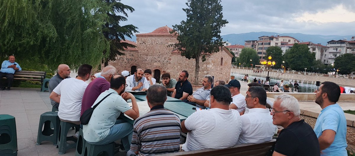 Taşköprü Gazze Çadırı’nda, AGD Tokat Şube Başkanımız Bekir DURUPINAR başkanlığında düzenlenen Gazze konulu toplantıya Saadet Partisi Tokat İl Başkanı Selim IŞIK'da katıldı. Ortak akılla, Gazze için atılacak adımlar istişare edildi. 🇵🇸✊ #AGD #Gazze #Tokat #SelimIşık