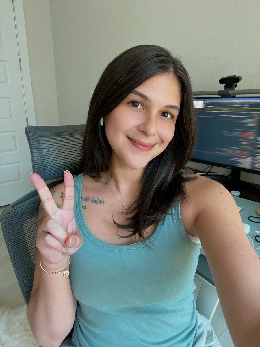 pilatesdev's tweet image. hi from your favorite @OracleLiveSQL dev/PM! 💃🏽

have you tried out LiveSQL yet? 👀 LiveSQL.oracle.com/next