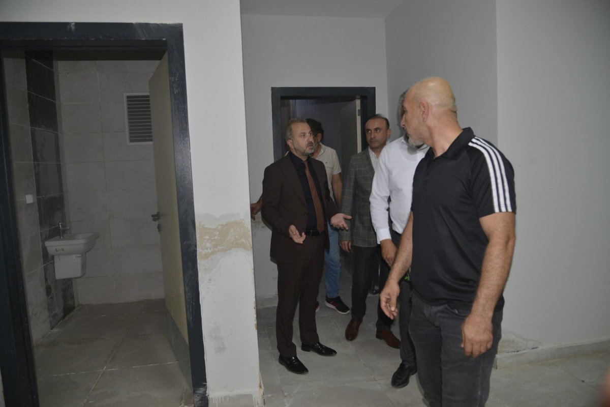 Milli Eğitim Müdürümüz Sayın Beraat Şahin Güneykent İlkokulunu ziyaret etti. Okulumuzun yeni eğitim öğretim yılına hazırlık durumunu inceleyen Müdür Şahin ziyaretinde, eğitim ortamlarını, okulun fiziki şartlarını, teknolojik altyapısını, ders materyalleri ve genel hazırlık