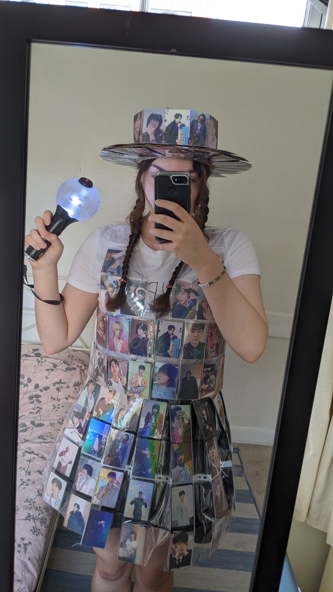 My seokjin photocard concert fit! #RUNSEOKJIN_epTOUR #RUNSEOKJIN_epTOUR_LONDON I have some freebies so if you see me say hi! 💜