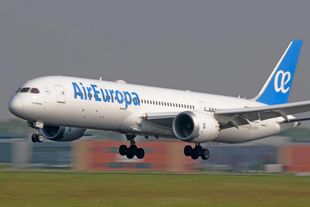 airwayaviation's tweet photo. Lufthansa Follows Air France-KLM in Giving Up Stake in Air Europa. #AirEuropa #Globalia #Lufthansa https://t.co/5EhsnMLjQt https://t.co/gErS32nPsI