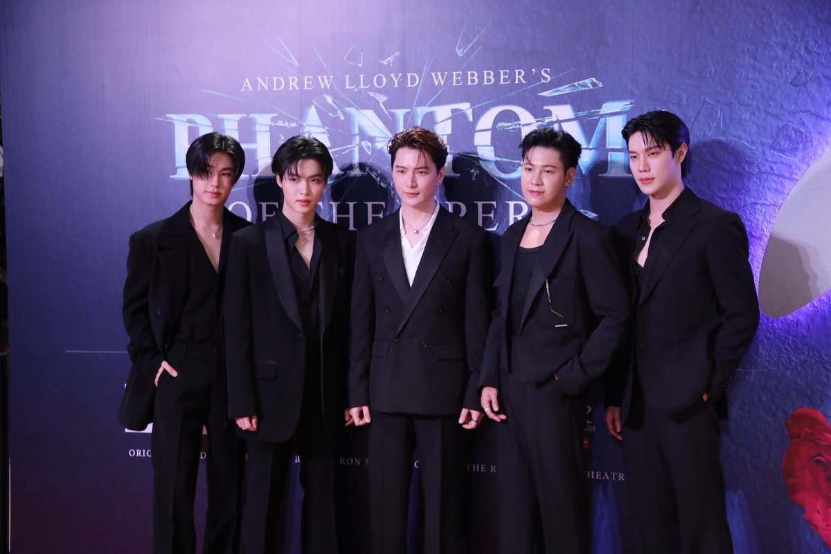 The Phantom Of The Opera กับรอบ Gala Night 🌹

#Galanight 
#ThePhantomOfTheOpera
#เดอะแฟนธอมออฟดิโอเปร่า
#เมืองไทยรัชดาลัยเธียเตอร์
#เซ็นทรัลพัฒนา
#Centralpattana
#EsplanadeRatchada 
#EntertainmentDestination