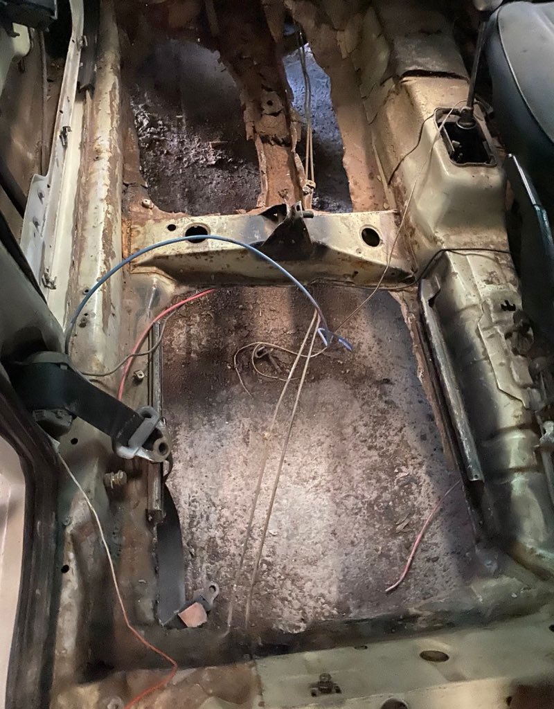 brokensuit44's tweet image. From a severely rust damaged floor to no floor and now with a proper floor that an adult can stand on. 

This was an interesting project where we got to work on the interior instead of the exterior. 

Truly can’t wait to see this car on the road once done 

Done by @FPSAutoNrb
