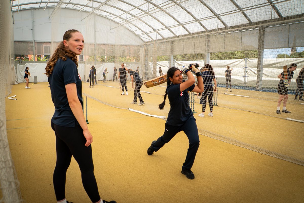 _MCCFoundation's tweet image. Here come the girls! Brilliant to see one of our former Coaching Scholarship Programme participants (now a Level 2 coach) helping to lead the Girls’ Springboard session here in Bradford and to inspire the next generation of female #cricket players 💪

#girlscricket #mccfoundation