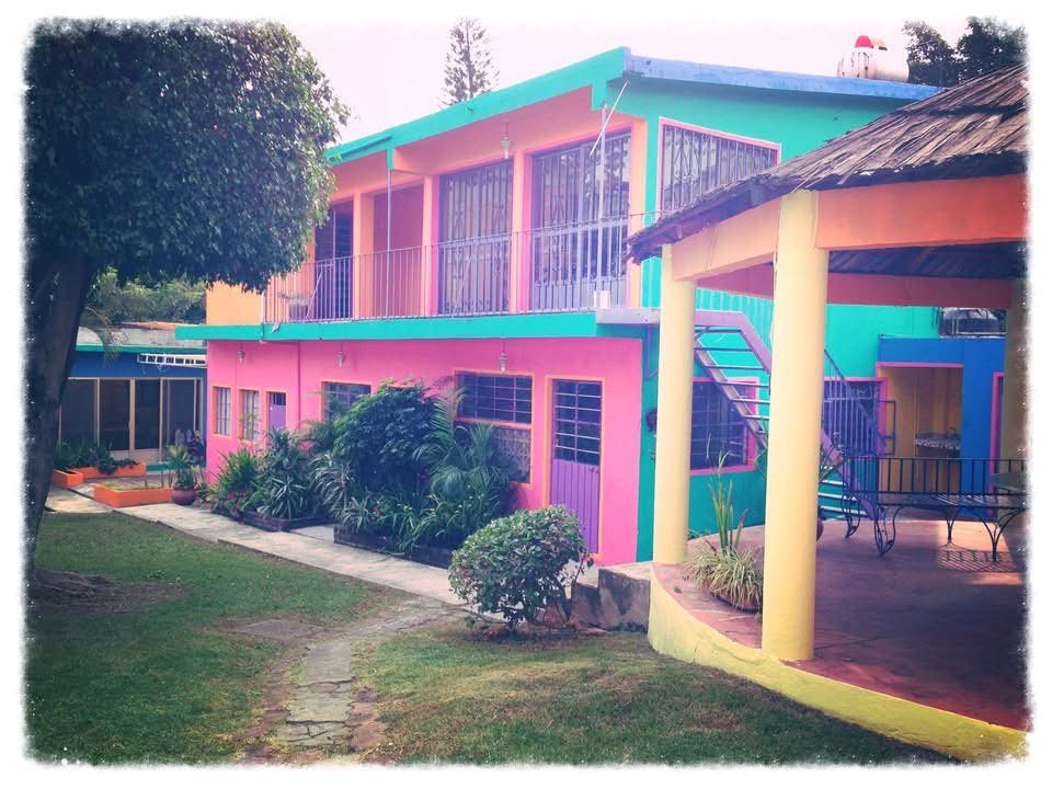 ¿A cuántos y cuántas nos trae gratos recuerdos esta foto del hogar de Cidhal ? 
Compártenos alguno...