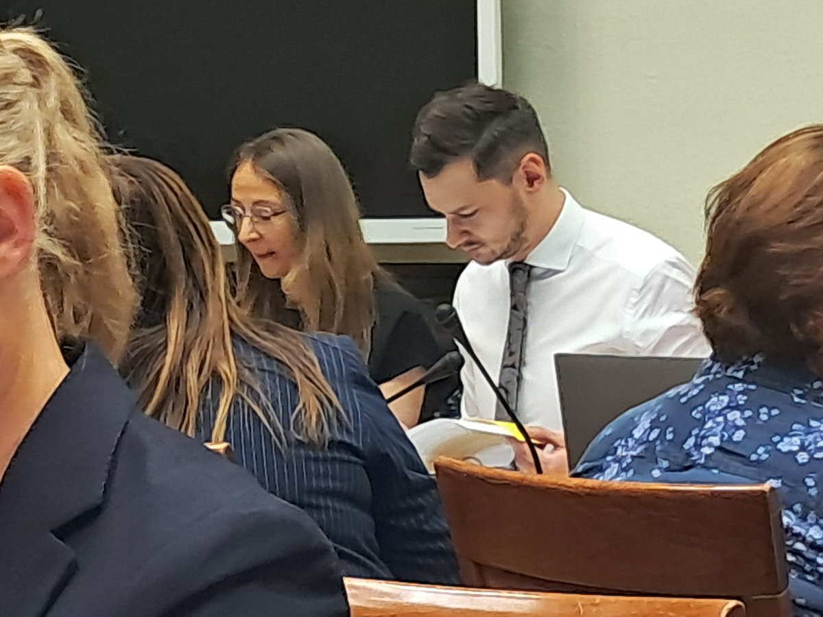 OZZPsychologow's tweet photo. 📆 5 sierpnia 2025 – kolejna ważna data dla środowiska psychologów!

Dziś odbyło się posiedzenie specjalnej Podkomisji sejmowej ds. rozpatrzenia projektu ustawy o zawodzie psychologa i samorządzie zawodowym psychologów.
Było to intensywne i merytoryczne spotkanie, podczas którego dokonano przede wszystkim analizy zgłoszonych do projektu poprawek. Z tych poprawek dwie są niezwykle ważne dla naszego środowiska. 

📌 Jedna z nich to poprawka zgłoszona przez posłów PSL https://t.co/xDHsMGfqWV. Radosław Lubczyk - Poseł na Sejm RP, która dotyczy nowelizacji ustawy – Prawo o szkolnictwie wyższym i nauce i wprowadza kierunek „psychologia” do grupy objętej standardami kształcenia.

Z radością informujemy, że poprawka została przyjęta przez podkomisję!

🔎 To ważny krok na drodze do zapewnienia spójnego i wysokiego poziomu kształcenia psychologów.
Drugi poprawka została zgłoszona przez Przewodniczącą Komisji Zdrowia Martę Golbik dotyczyła zmiany zapisu odnośnie psychoterapii w ustawie o zawodzie psychologa i samorządzie zawodowym psychologów - spotkała się ze sprzeciwem środowiska psychologów.

🍀 Dziękujemy wszystkim osobom zaangażowanym w prace legislacyjne, wszystkim posłankom i posłom, którzy wspierają nasze działania na rzecz ustawy. 

📢 To jeszcze nie koniec prac podkomisji – ale dzisiejsze posiedzenie to sygnał, że zmiany naprawdę się dzieją.

Na spotkaniu była obecna reprezentacja OZZP: 
Katarzyna Sarnicka @Sarnicka_OZZP  przewodnicząca, Elżbieta Magia-Piotrowska @ElzbietaM91910, wiceprzewodnicząca, Małgorzata Pyka  @PykaMalgorzata  czlonkini ZK, Patrycja Orłowska @OPpsycholog  koordynatorka sekcji oświaty i Marta Boczkowska @BoczkowskaMart  również czlonkini Zarządu. Ponadto byli przedstawiciele Polskiego Towarzystwa Psychologicznego, prof Wojciech Dragan @Wojtek_Dragan  Przewodniczący Komitetu Psychologii PAN @KomitetPan, prof. Bielawska - Batorowicz oraz inni przedstawiciele środowiska psychologów. Poniżej na wspólnym zdjęciu - zjednoczeni i solidarni przedstawiciele środowiska psychologów 🙂🍀
W komentarzu jest także link do artykułu na temat Komisji.
#UstawaPsychologów #Psychologia #SamorządPsychologów #StandardyKształcenia #Prawo #SejmRP #OZZPsychologów #PodkomisjaSpecjalna
Agnieszka Dziemianowicz-Bąk @AgaBak 
Katarzyna Ueberhan @KUeberhan 
Marta Golbik @MGolbik 
Joanna Mucha @joannamucha 
Urszula Koszutska @KoszutskaUla 
Józefa Szczurek - Żelazko @SzczurekZelazko 
Anna Dąbrowska-Banaszek @ADBanaszek 
Marcelina Zawisza @mmzawisza 
Włodzisław Giziński