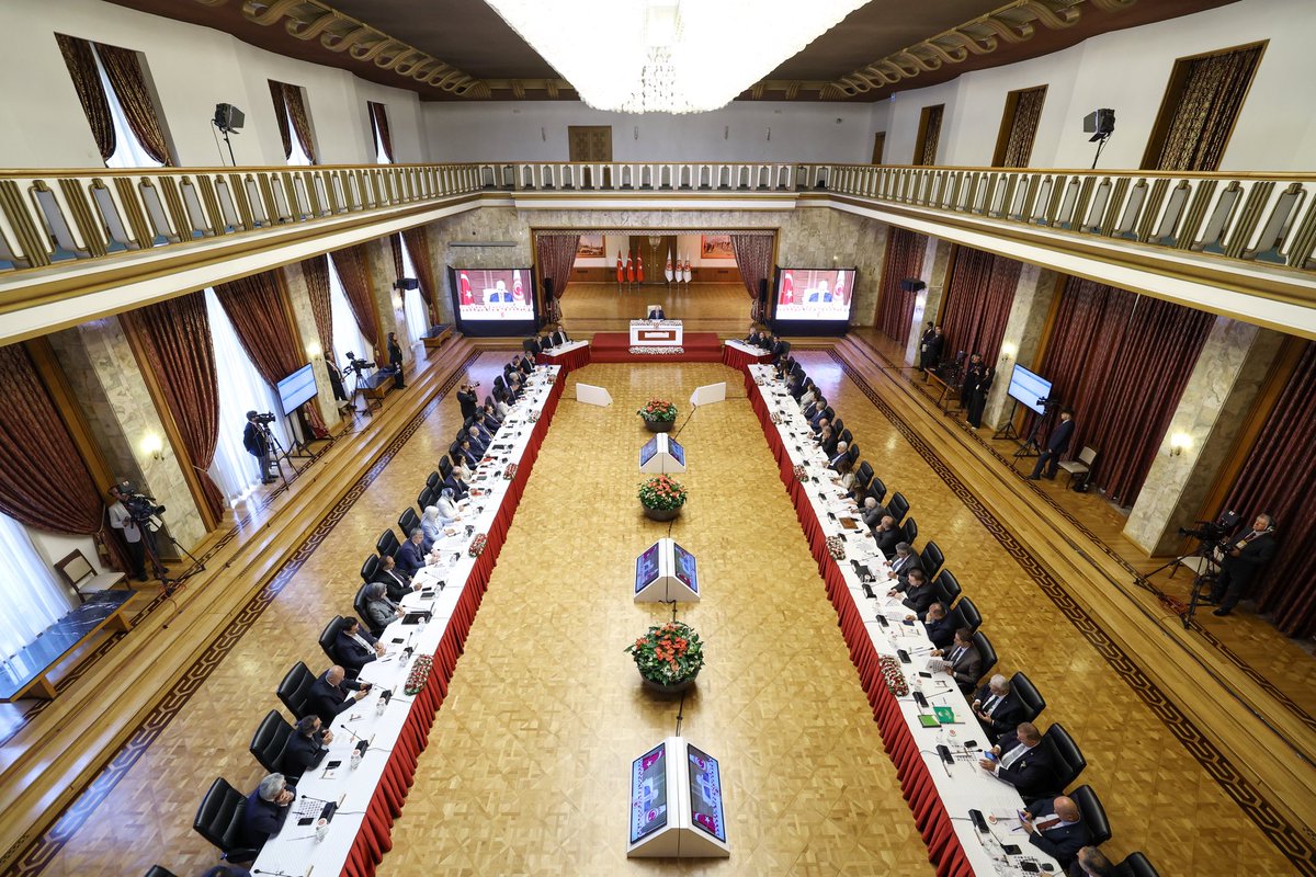 MİLLÎ DAYANIŞMA, KARDEŞLİK VE DEMOKRASİ KOMİSYONU'NUN ÇALIŞMA USUL VE ESASLARI OY BİRLİĞİYLE KABUL EDİLMİŞTİR

Terörsüz Türkiye hedefi doğrultusunda, toplumsal bütünleşmenin güçlendirilmesi, milli dayanışma ve kardeşliğin pekiştirilmesi, özgürlük, demokrasi ve hukuk devleti