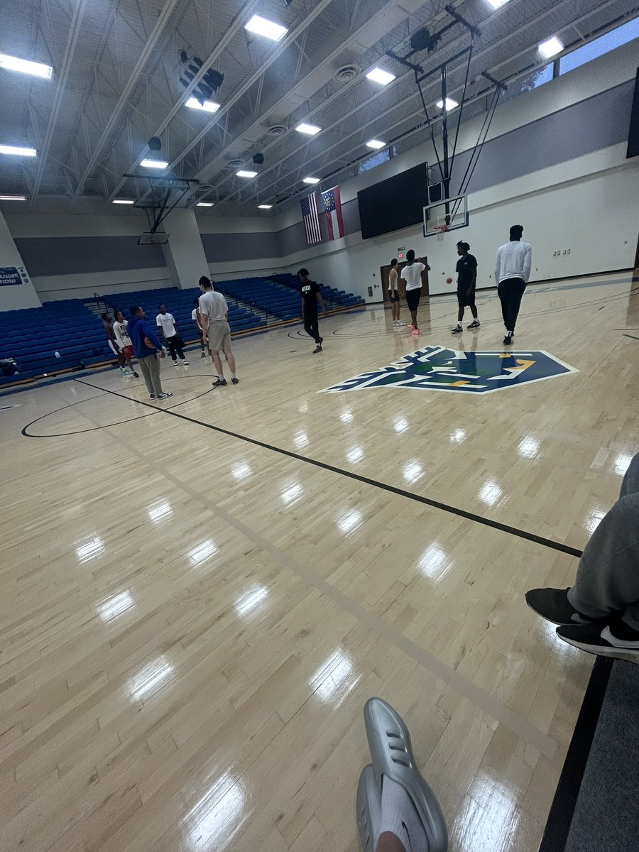 Sat in on Middle Georgia Prep yesterday. They look to have another great year with tons of size, skill and athleticism 

Notable Standouts: 
6’9 F Toby Howard 
6’7 G Jacob Wrencher 
6’7 F Jesse Broadus 
6’6 G Chris Wray 
6’6 W Ryheim Manning