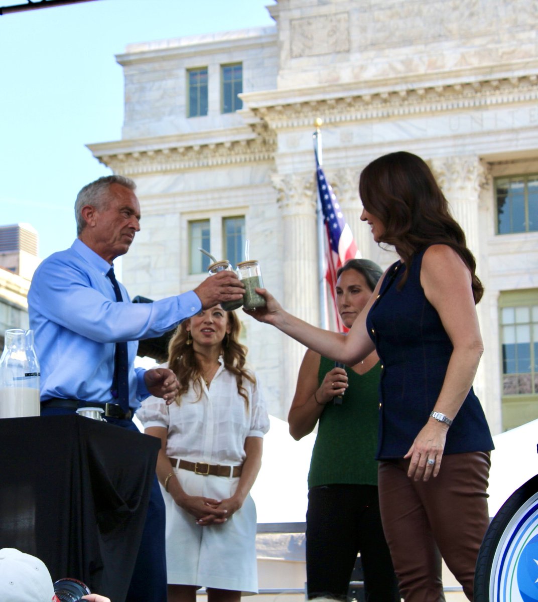 Thank you to <a href="/USDA/">Dept. of Agriculture</a> <a href="/SecRollins/">Secretary Brooke Rollins</a> and @HHS <a href="/SecKennedy/">Secretary Kennedy</a> for hopping on the Blueberry smoothie bike and blending up some pedal-powered berry-goodness for #MAHAMonday on the National Mall! Proud to spotlight US ag and healthy habits - One smoothie at a time! #GoBlueberries 🫐👊