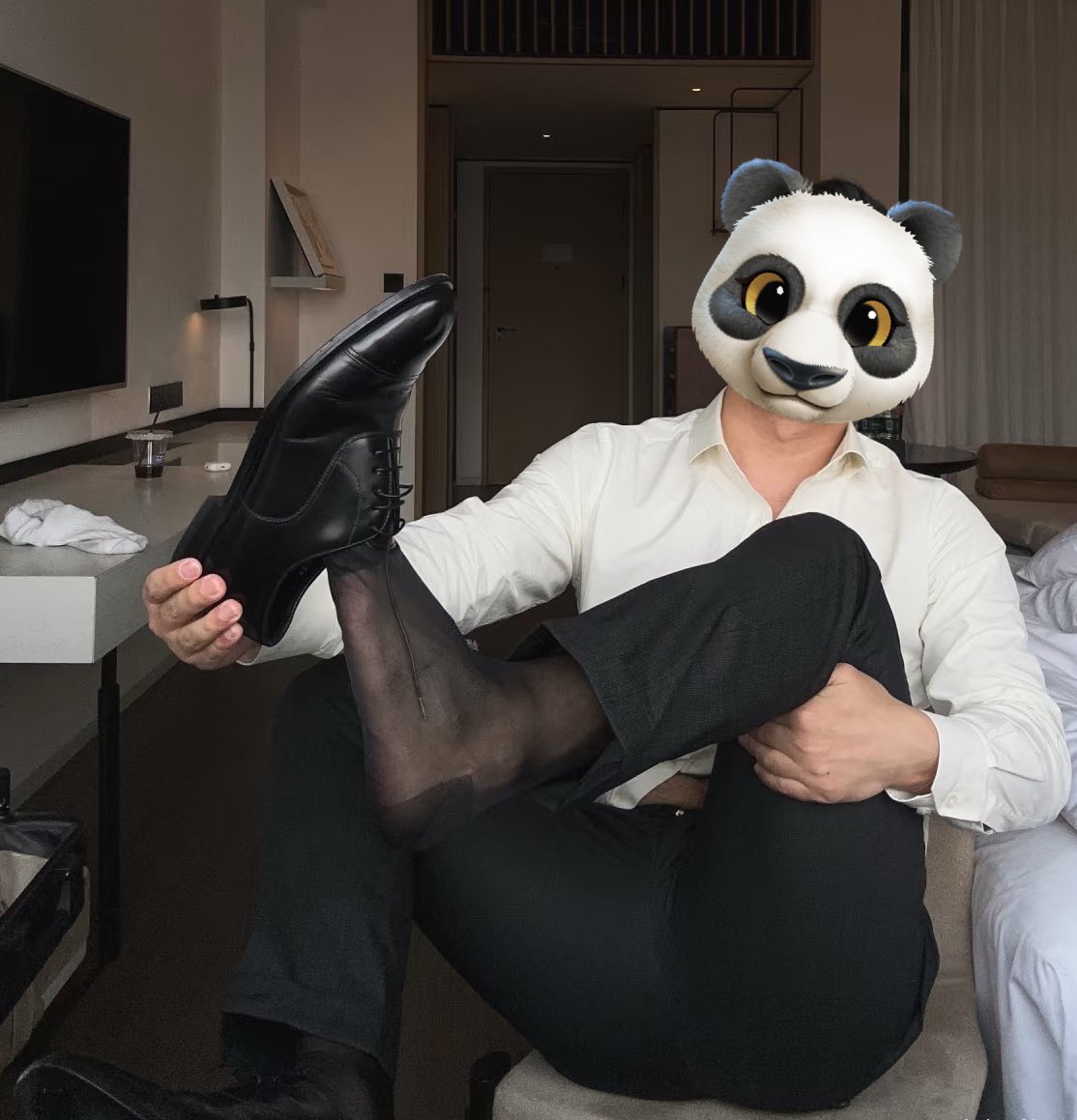 热乎的大脚丫子来舔👅