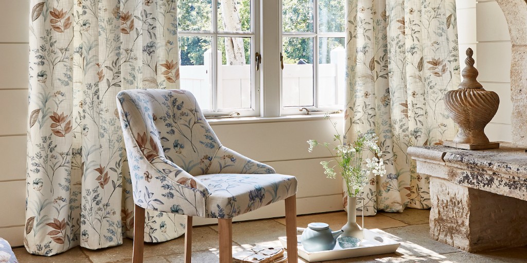 🍂 Cottagecore Cosy Starts at the Window 🪟

As the days get cooler, bring in the warmth with charming prints, soft florals, and vintage-inspired blinds and curtains.

🛒 Discover cosy, made-to-measure looks: bit.ly/44QHWA7 

#WilsonsBlinds #CottagecoreStyle