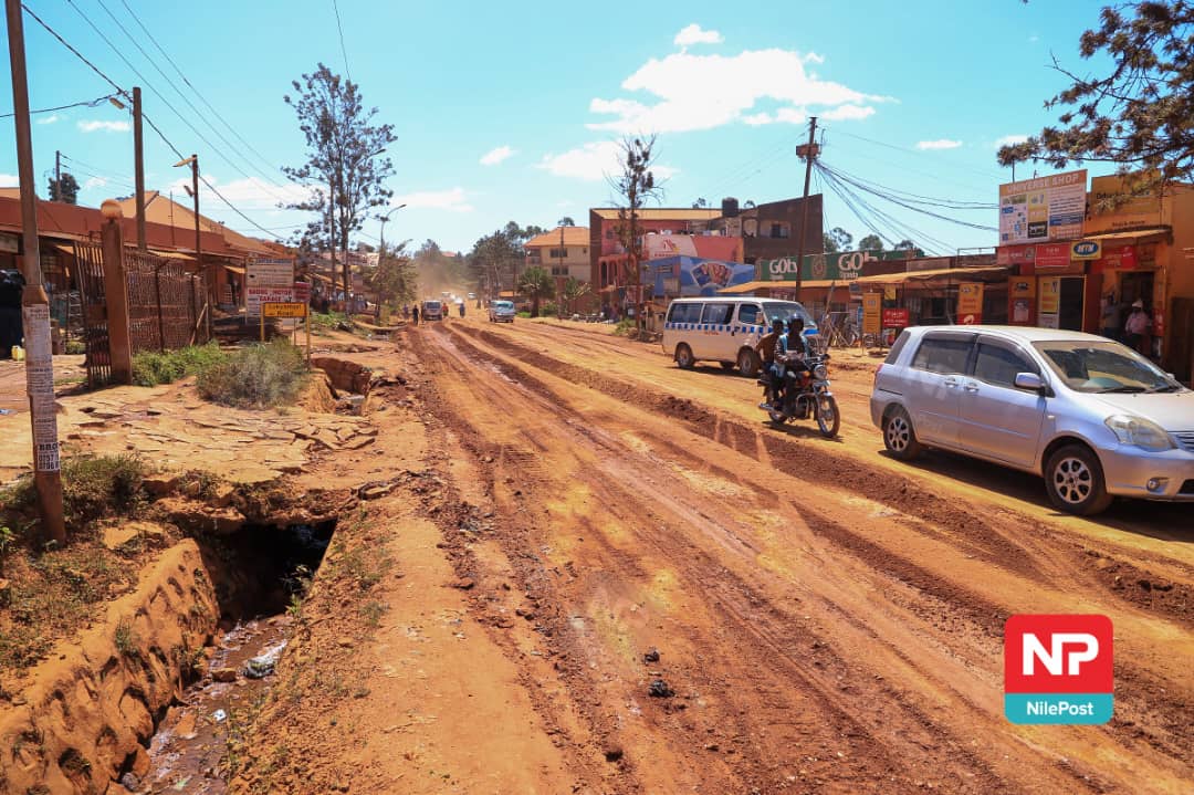 President Museveni has directed that funds be allocated for road construction across the country. Which roads should be prioritised for immediate development or rehabilitation?

#NBSLiveAt9 #NBSUpdates