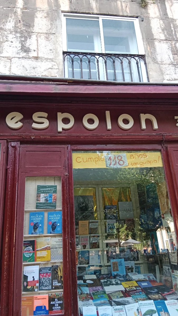 Hoy, en murcianos por España, los buenos de <a href="/AdAbsurdum/">Ad Absurdum</a> en la librería más antigua de Burgos.