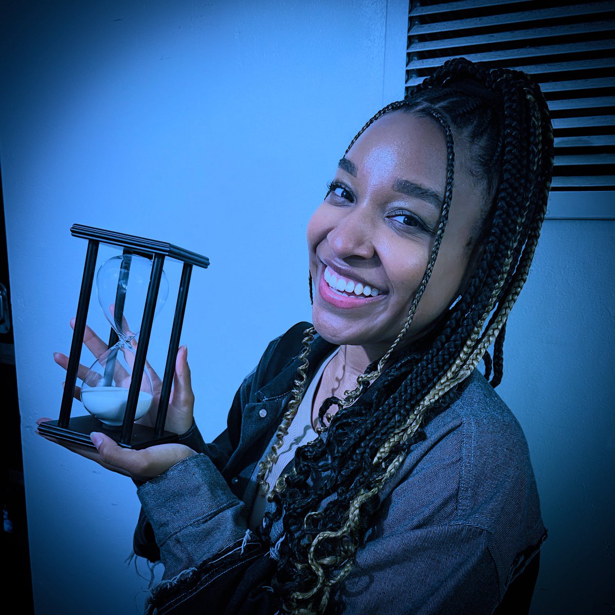 “Good people of the Blazing World, thank you for joining us at Starhold!” ⏳ That’s a wrap on Episode 5 for the masterful and magnificent Bryce Charles ! 📻