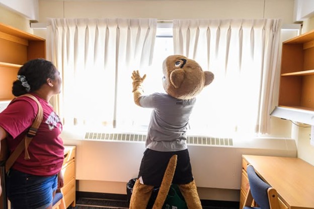 WSU Arts & Sciences (@casatwsu) on Twitter photo Student move-in weekend is upon us! Welcome new and returning Cougs this Saturday, Aug. 9–10! #Gocougs 🐾 Student move-in weekend is upon us! Welcome new and returning Cougs this Saturday, Aug. 9–10! #Gocougs 🐾