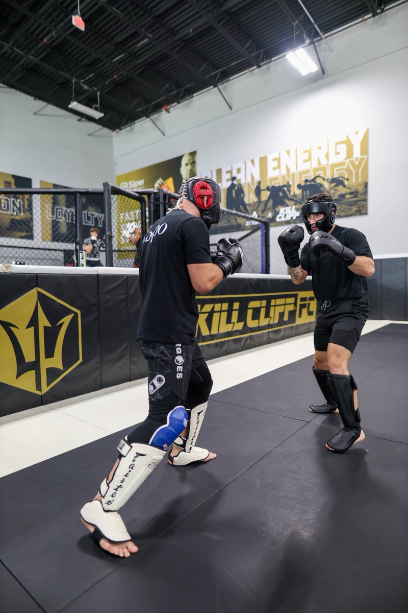 michaelblockhus's tweet image. ⚔️War Soon…

Fine tuning and staying sharp for next Sunday August 17! @furyfighting in Houston, TX. 👊

📸 @alexweinraub 
#KILLCLIFFFC #MMA #FURY #UFCFIGHTPASS #WRESTLING #BOXING