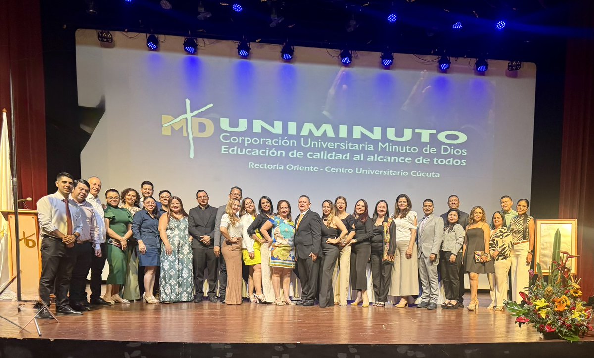“El futuro de la patria está en manos de quienes estudian para servir” —José Martí. Hoy en Cúcuta, 193 nuevos profesionales de UNIMINUTO responden al llamado de Colombia con formación, entrega y compromiso ciudadano. Su saber es libertad, su vocación: transformar vidas.