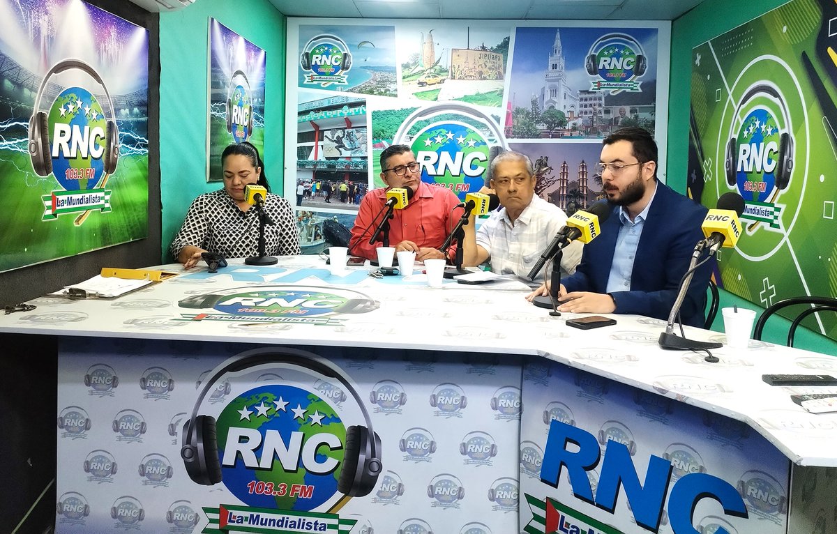[EN MEDIOS] En entrevista para Radio RNC 103.3 FM de Portoviejo, el coordinador <a href="/Maxnt19/">Max Nuñez Tomaselli</a> informó que se han invertido más de USD 17 millones en infraestructura educativa. 🎙️

Además, dio detalles sobre el programa #TodosAlAula e incorporación de nuevos docentes.

#ElNuevoEcuador
