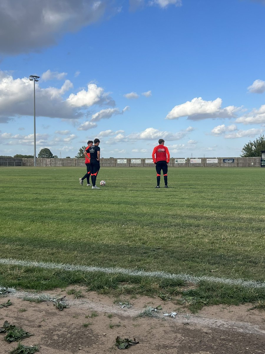 After some long journeys, we’re here! 

Team news to follow in an hour 🦓