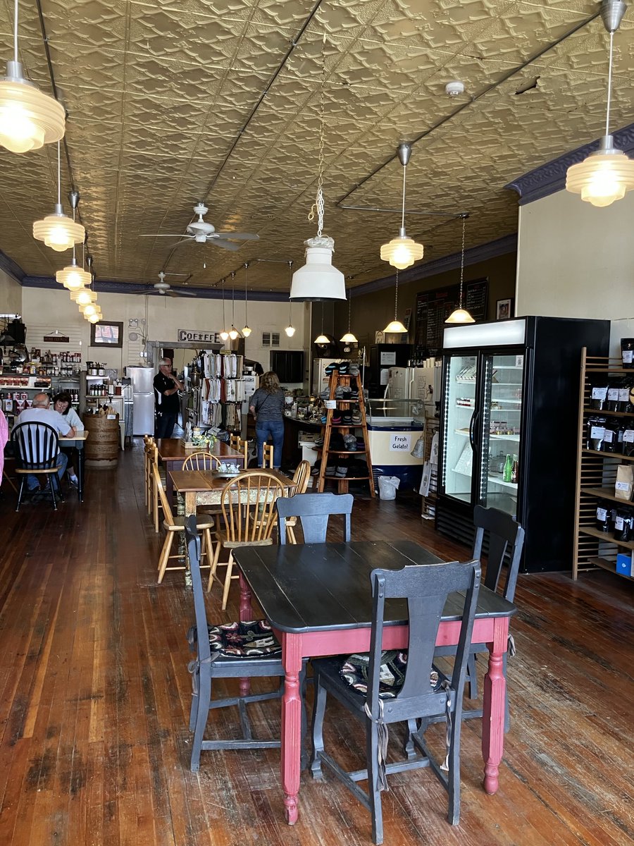 New coffee shop in Maple Creek, Sask!!! 😻😲🤯