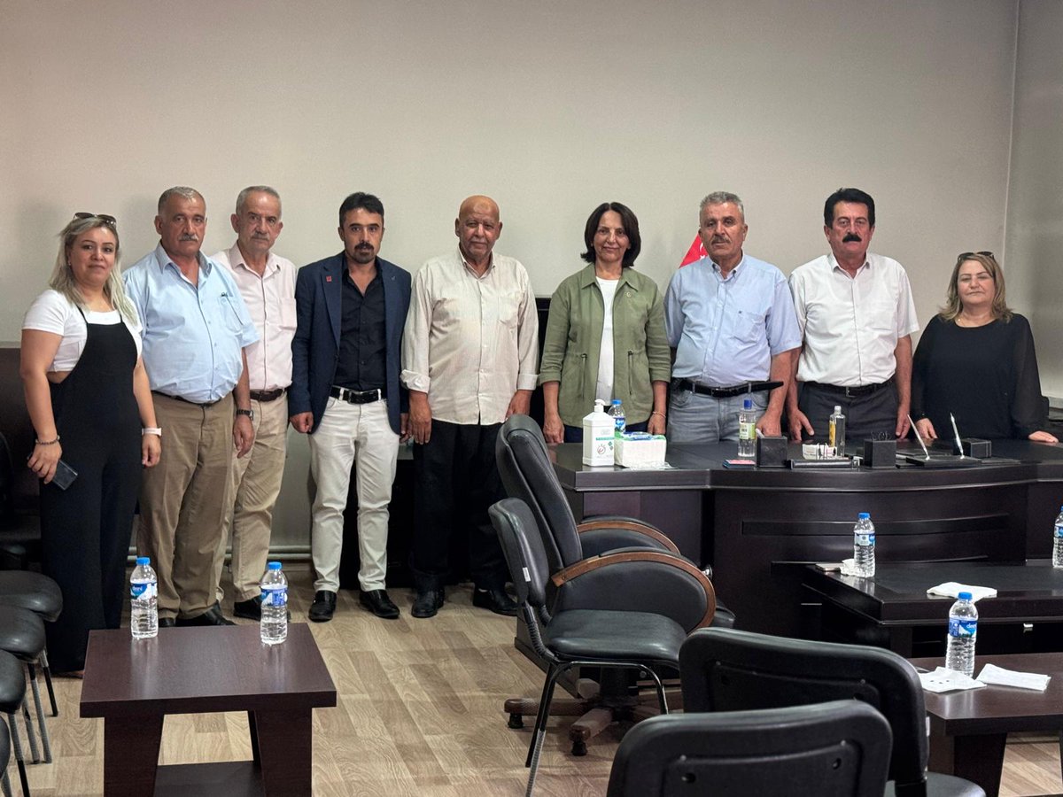 CHP Van İl Örgütümüz, İl Başkanımız Seracettin @Bedirhanogluvan ile birlikte, kayyım tarafından görevine son verilen 223 emekçimizin yanında olduk.
Dayanışma için <a href="/Tekin_Disk/">Ömer Tekin</a> başkanını ziyaret ettik; baskılara karşı emek, adalet ve hak mücadelemiz devam edecek! 

#Hak #Hukuk