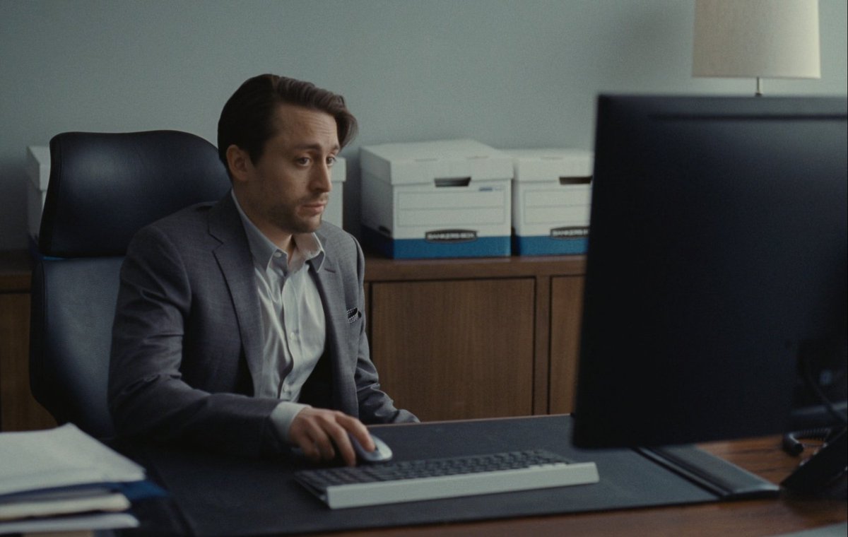 shiv roy's bob (@stellamilfburn) on Twitter photo 