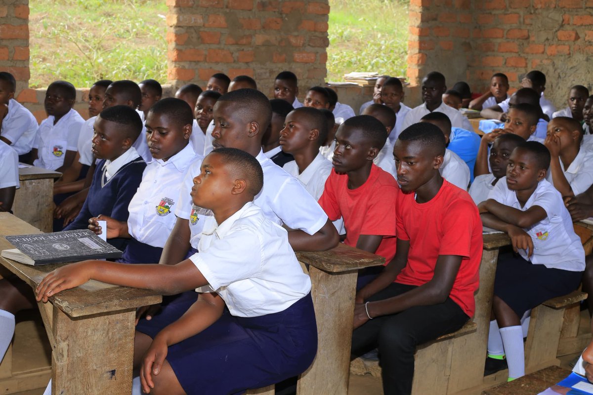 BAGACO_UG's tweet photo. 🧵3/5
Every child we met has a story.
Some carry burdens.
Some carry brilliance.
But all deserve a chance — and mentorship is the spark that ignites purpose.
We are not just speakers. We are builders of vision. 💫 https://t.co/4j9sj3yWdj