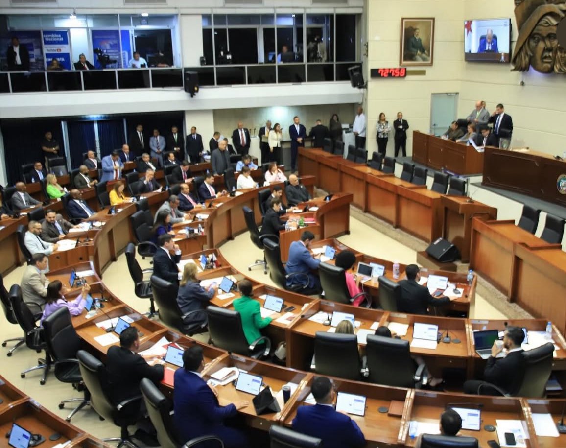 Luego de un extenso retraso en el proceso, la Asamblea Nacional logró este lunes en horas de la noche confirmar por consenso 13 de las 15 comisiones permanentes de trabajo. Las otras dos, la Comisión de Gobierno y la Comisión de Credenciales, se definieron por votación.