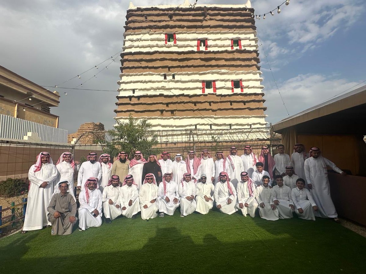 شكراً للأخ العزيز / محمد بن منصور بن مرشان القحطاني على حسن الإستقبال والحفاوة البالغة وكرم الضيافة  والشكر موصول لأخوانه وأبناءه وأقاربه وجماعته 

حفاوة غير مستغربة