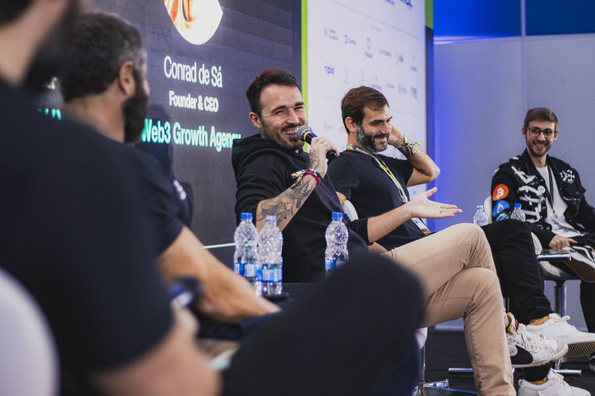 Based Brasil (@0xbasedbrasil) on Twitter photo A última edição do <a href="/blockchain_rio/">Blockchain.Rio</a> teve uma energia insana 🔥
E prepara que vem mais: Amanhã também começa presencialmente o Hack The Block no Rio!
Os vencedores vão apresentar o futuro do Web3 brasileiro 🏆 A última edição do <a href="/blockchain_rio/">Blockchain.Rio</a> teve uma energia insana 🔥
E prepara que vem mais: Amanhã também começa presencialmente o Hack The Block no Rio!
Os vencedores vão apresentar o futuro do Web3 brasileiro 🏆