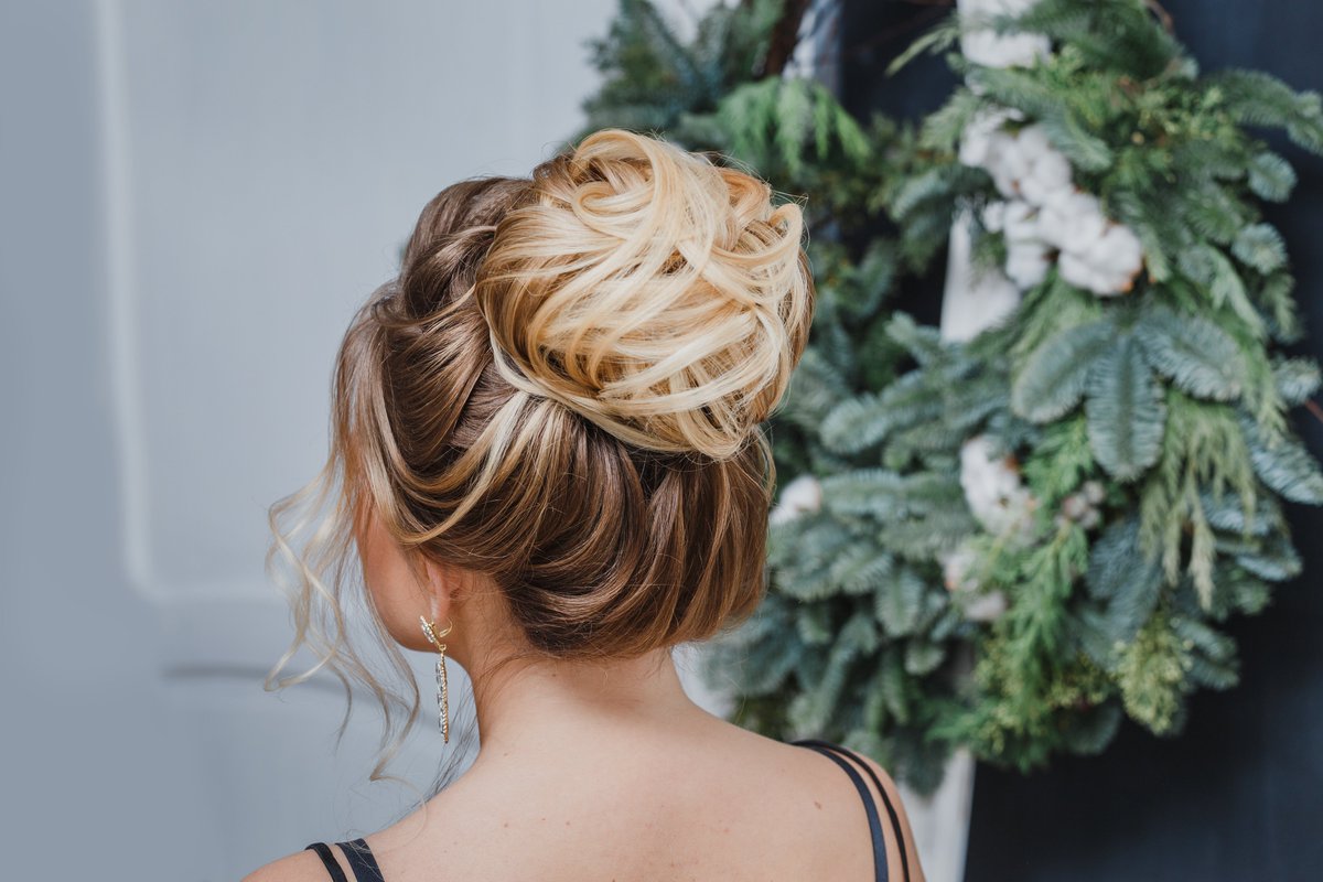 mobilestylesapp's tweet image. ❤️ Our cosmetology PRO, Maria F. from Washington, D.C., just completed this classy up-do for a nearby client! 

Download the app today to book a PRO near you.

#mobilestyles #mobilestylesapp #hairstylist #hairdo #hairstyle