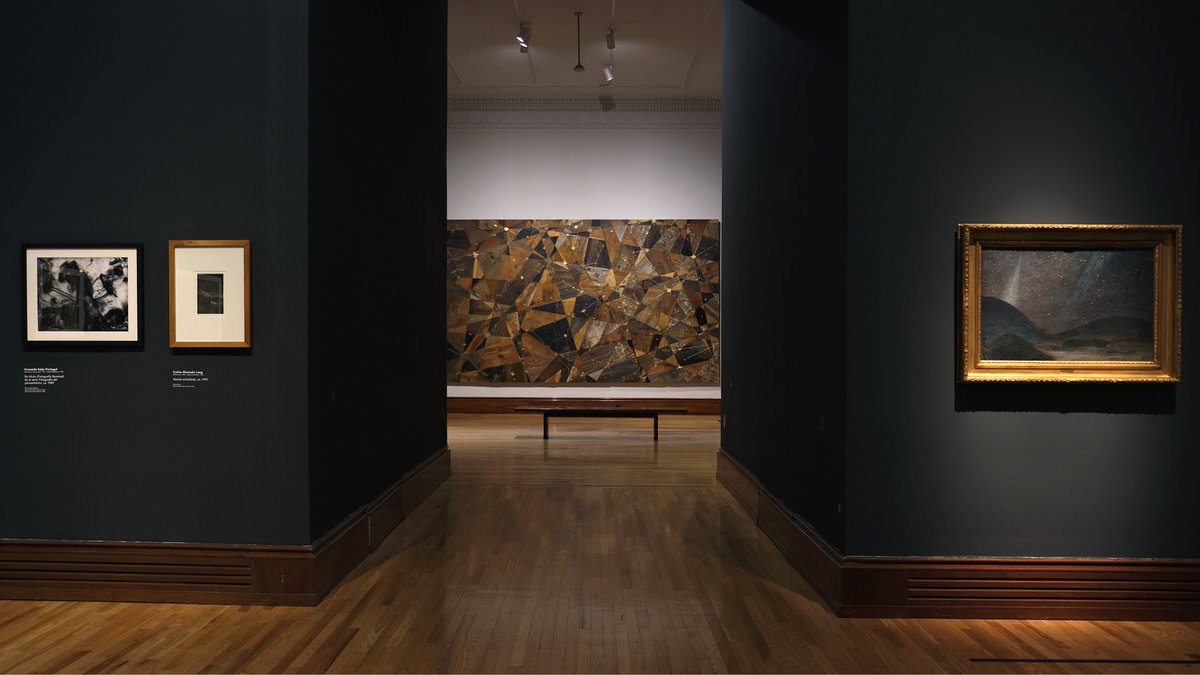 “Bajo el signo de Saturno. Adivinación en el arte”

Conformada por más de 200 obras, esta exposición invita a explorar el acervo desde una perspectiva distinta: a través de las tradiciones esotéricas como el espiritismo, la clarividencia, la astrología, la quiromancia y la