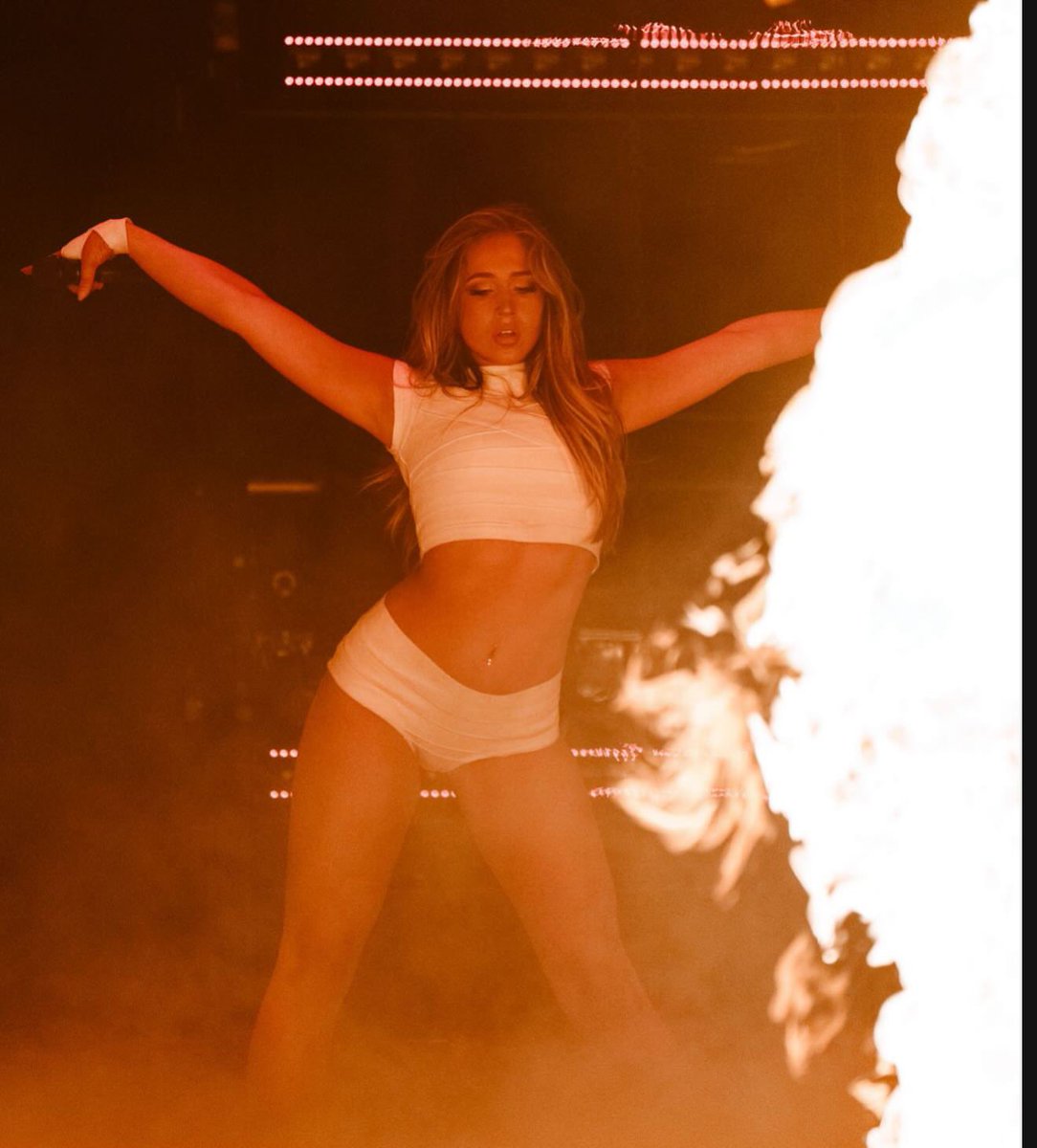 tatesfile's tweet image. this picture of tate mcrae