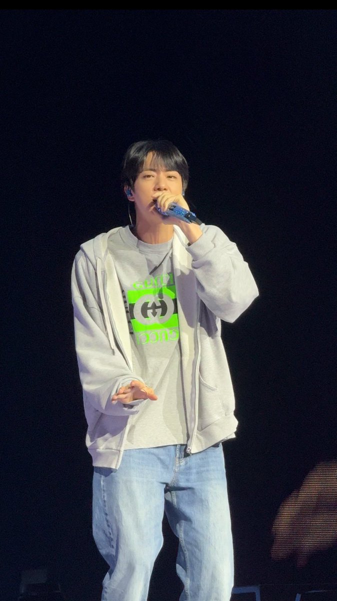 JIN CONCERT 
HISTORY MAKER JIN AT THE O2
#RUNSEOKJIN_epTOUR_LONDON