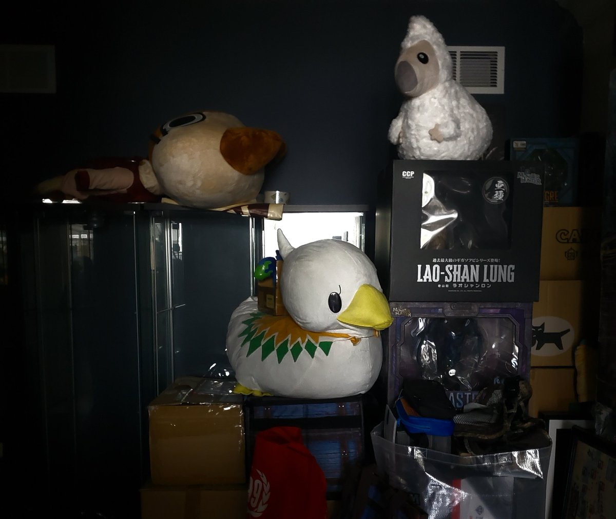 A peek into the 3 gaurdians that protect the #MonsterHunter trophy room.