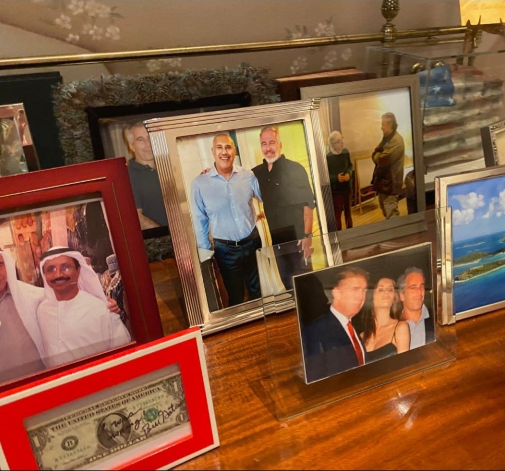 #ULTIMAHORA 
🚨 FOTO BOMBA que publica el New York Times del departamento de Epstein en Manhattan

Trump ya no quiere que se hable del tema, así que por favor no vayan a compartir...