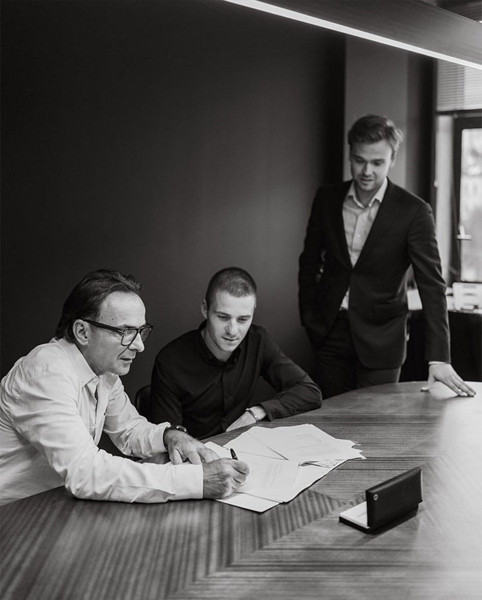 lucasaganronald's tweet image. Photos from the Remco Evenepoel signing day to Red Bull. 

📷: cresta.thesportsfirm