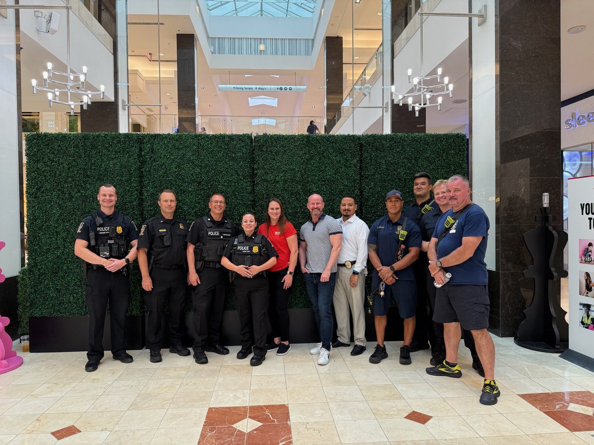 DavidPazos15's tweet image. It&apos;s happening now! National Night Out (NNO) County-Wide @MontgomeryCoMD. @mcfrs Fire Chief Corey Smedley joins your local fire station in participating throughout  county events.