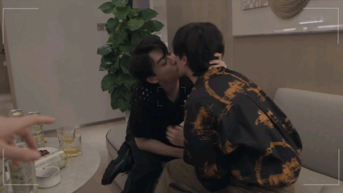 STARTING TO SHIP THE TOPS FROM REVENGED LOVE HAHAHAHAHA