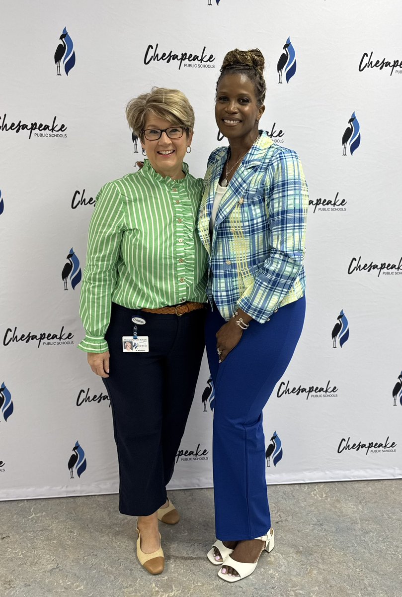 cpkcareercenter's tweet photo. Dr. Kitchens and Mrs. Dubique-Myers joined administrators from across @cpschoolsva for day 1 of the 2025 Empower Conference. They were inspired by Stand Tall Steve @StandTallSteve1 . The A Team is preparing to launch🚀 into the 2025-2026 school year.💚🌪️💙#EmpowerCPS #3Cs https://t.co/0D6UQW3XY7