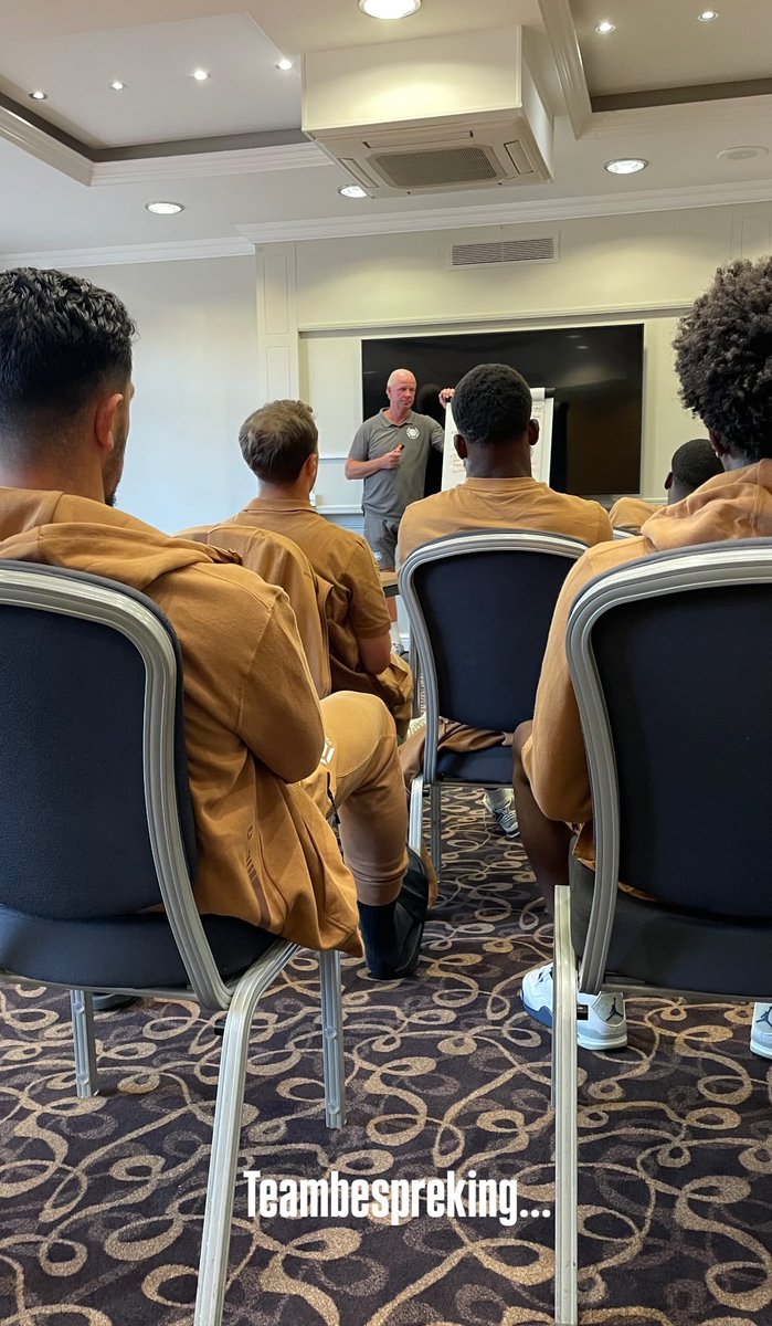 spelersvakbond's tweet image. #teambespreking #teamvvcs #pfavvcs