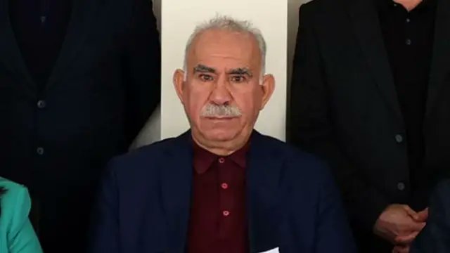 📰ÖZEL/VERYANSIN TV İMRALI NOTLARINI YAYIMLIYOR!

📌 PKK elebaşı Abdullah Öcalan:

📢 “Gerçek bir anayasa sözleşmedir. Sayın Erdoğan da belirtti. Kimse hazmedemiyor. Ben bir şeyler söyledim. Bu proje gelişirse gerçek anlamda anayasayı gündemleştirebiliriz. Barış gelişir,