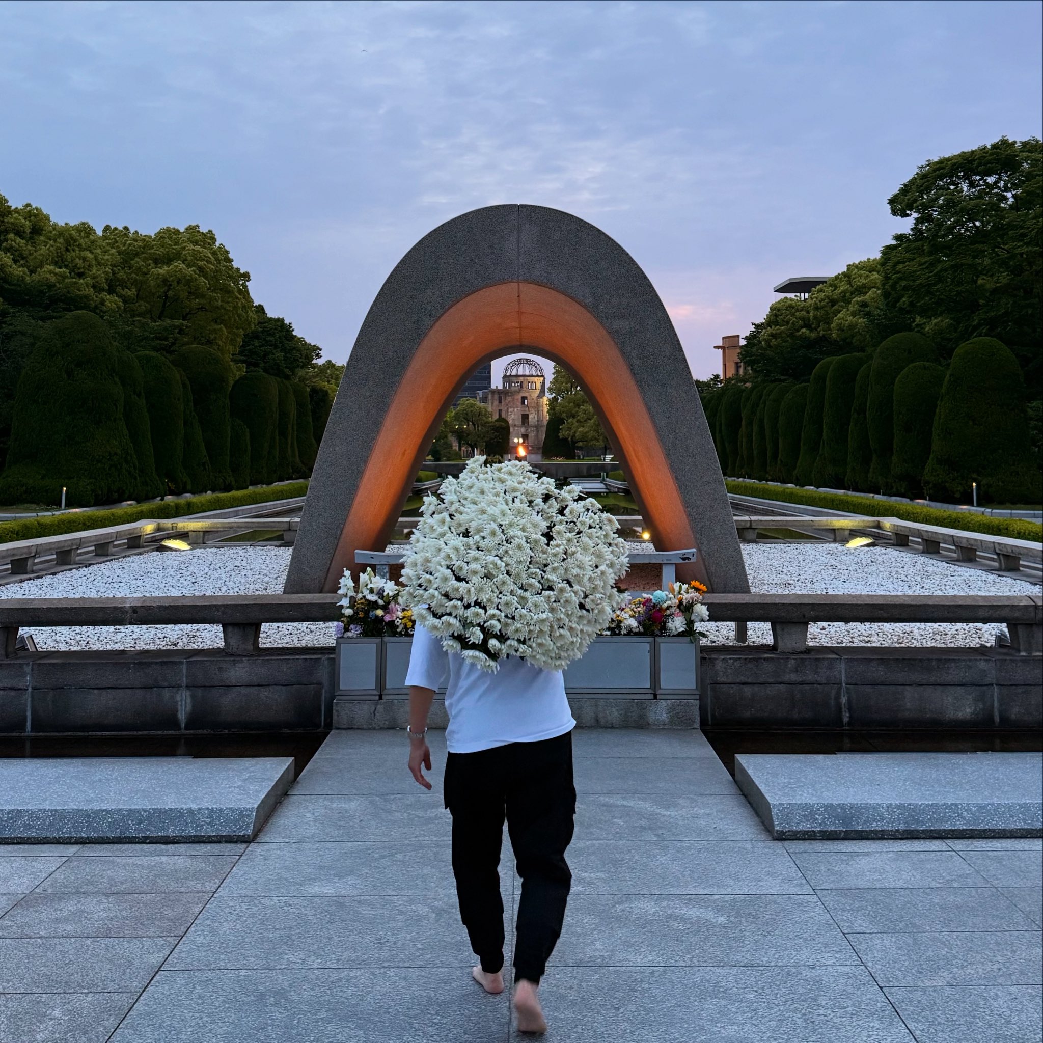 まなまな様　ハート型の花の木アート MIZUHO KOIKE | . 花びらフォトブース🌷 . . このときは1000枚