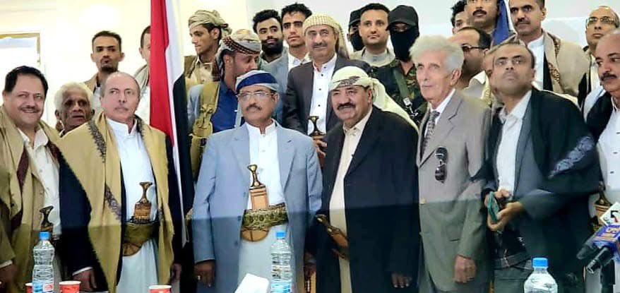 أتمنى التفاعل مع وسم وهاشتاق 
#كلنا_سلطان_السامعي حتى يصعد الترند الدولي فالشعب مع كل صادق صريح ماذا أزعجكم منه وهو الوحيد بينكم يمثل المناطق الوسطى والجنوبية في المجلس السياسي . 
السلطان سلطان له من اسمه نصيب #سلطان_السامعي