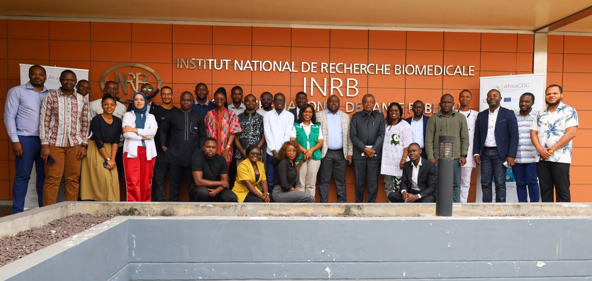 labgenpath's tweet photo. 📢 Just launched!
A regional bioinformatics training for public health professionals in Africa kicked off yesterday at @inrb_kinshasa in Kinshasa.

🧬 Organized by @AfricaCDC , @ASLM_News , and the @labgenpath at @inrb_kinshasa, this 2-week training (Aug 4–15) hosts 17 participants from 7 African countries.

#Genomics #Bioinformatics #AfricaCDC #ASLM #INRB #PublicHealth #CapacityBuilding #Africa