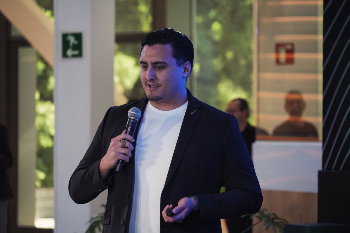 Gonzalo Acuna tweet media